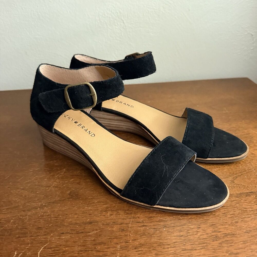 Lucky Brand Sandals Riamsee Wedge Black Suede Sz 7.5 New Buckle Closure